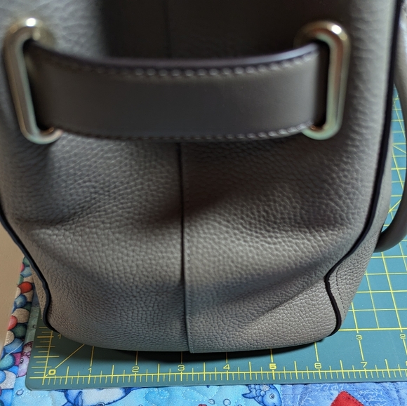 Coach Swagger - Picture 11 of 16